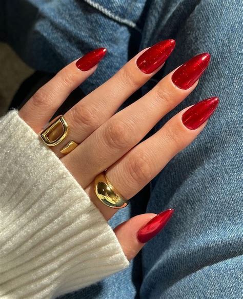 red nails with gold chrome